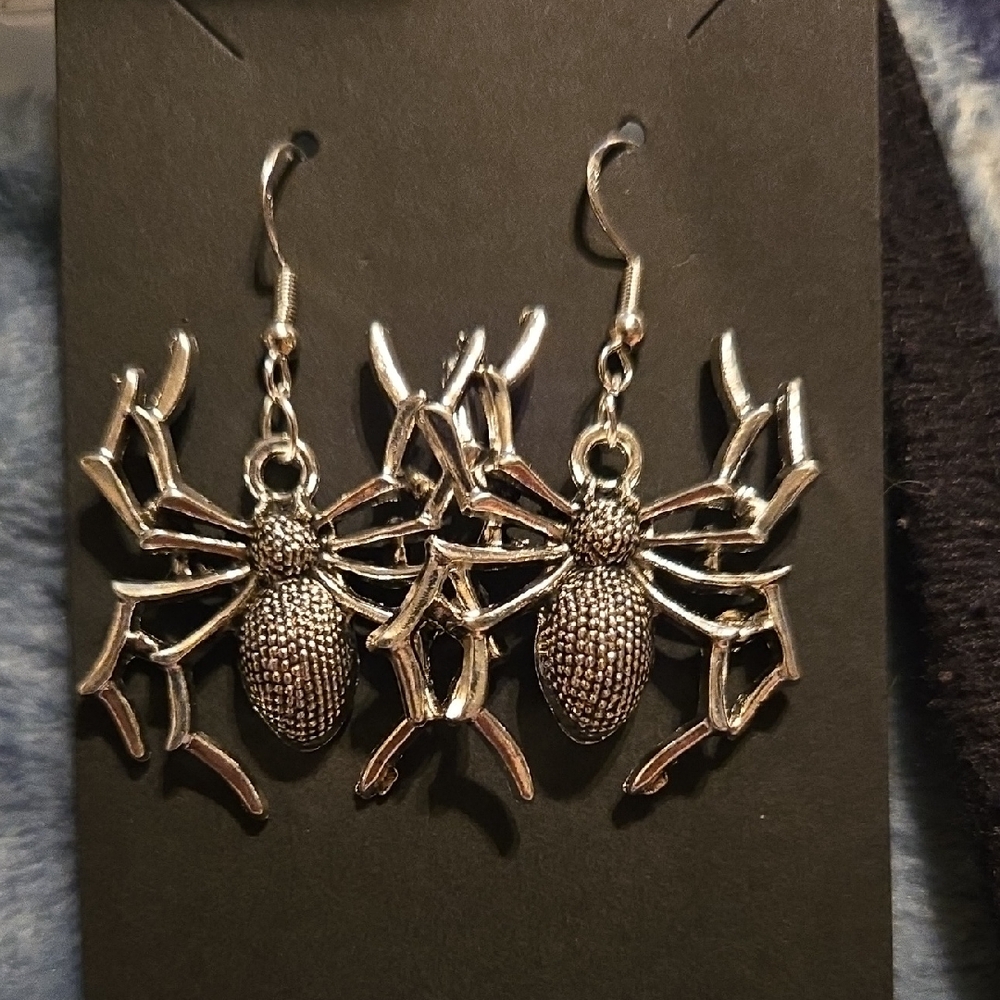 Silver Spider Dangle Earrings